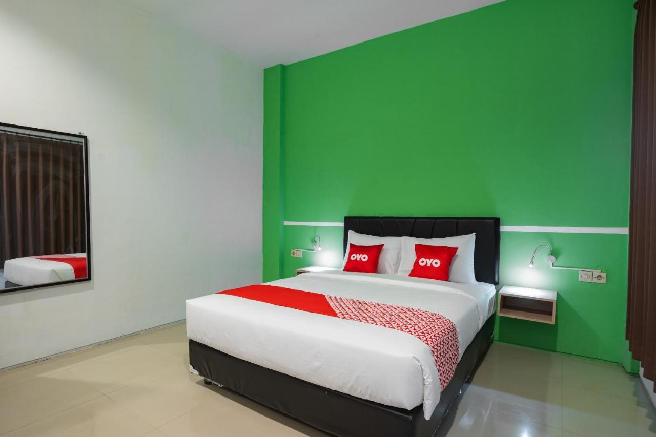 โอโย แฟล็กชิป 1575 เออร์เบิน 18 Hotel สุราบายา ภายนอก รูปภาพ